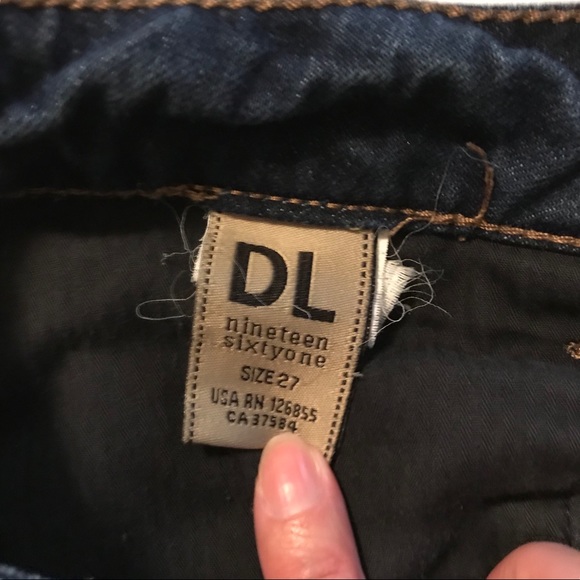 DL1961 Lola Vandal Raw Hem Cutoff Denim Shorts 27 - Picture 5 of 7